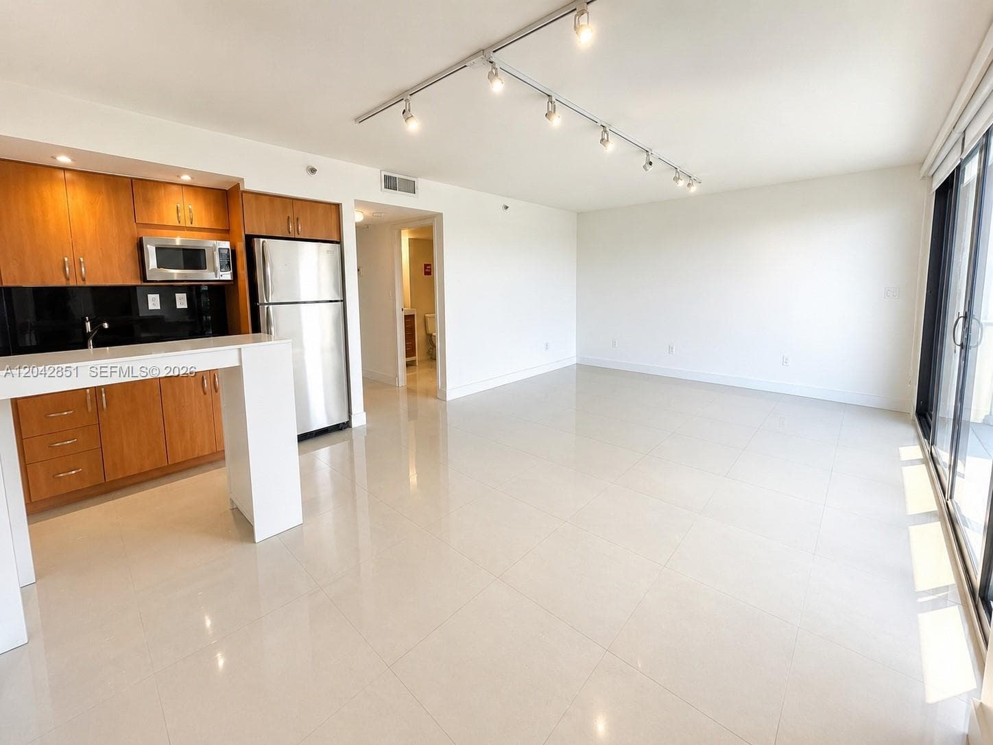 555 NE 15th St # 403, Miami, FL 33132 photo 4