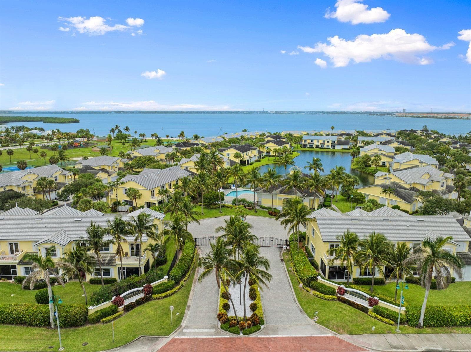 2200 Mariner Bay Boulevard, Fort Pierce, FL 34949 photo 2