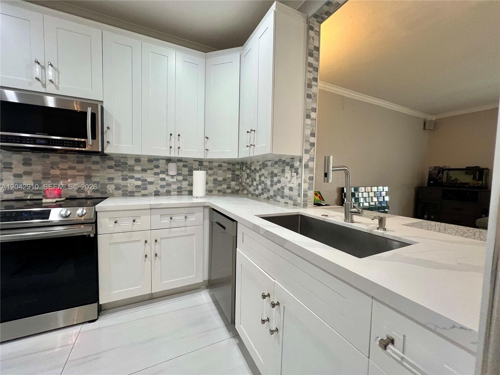 8917 NW 54th St, Sunrise, FL 33351 photo 5