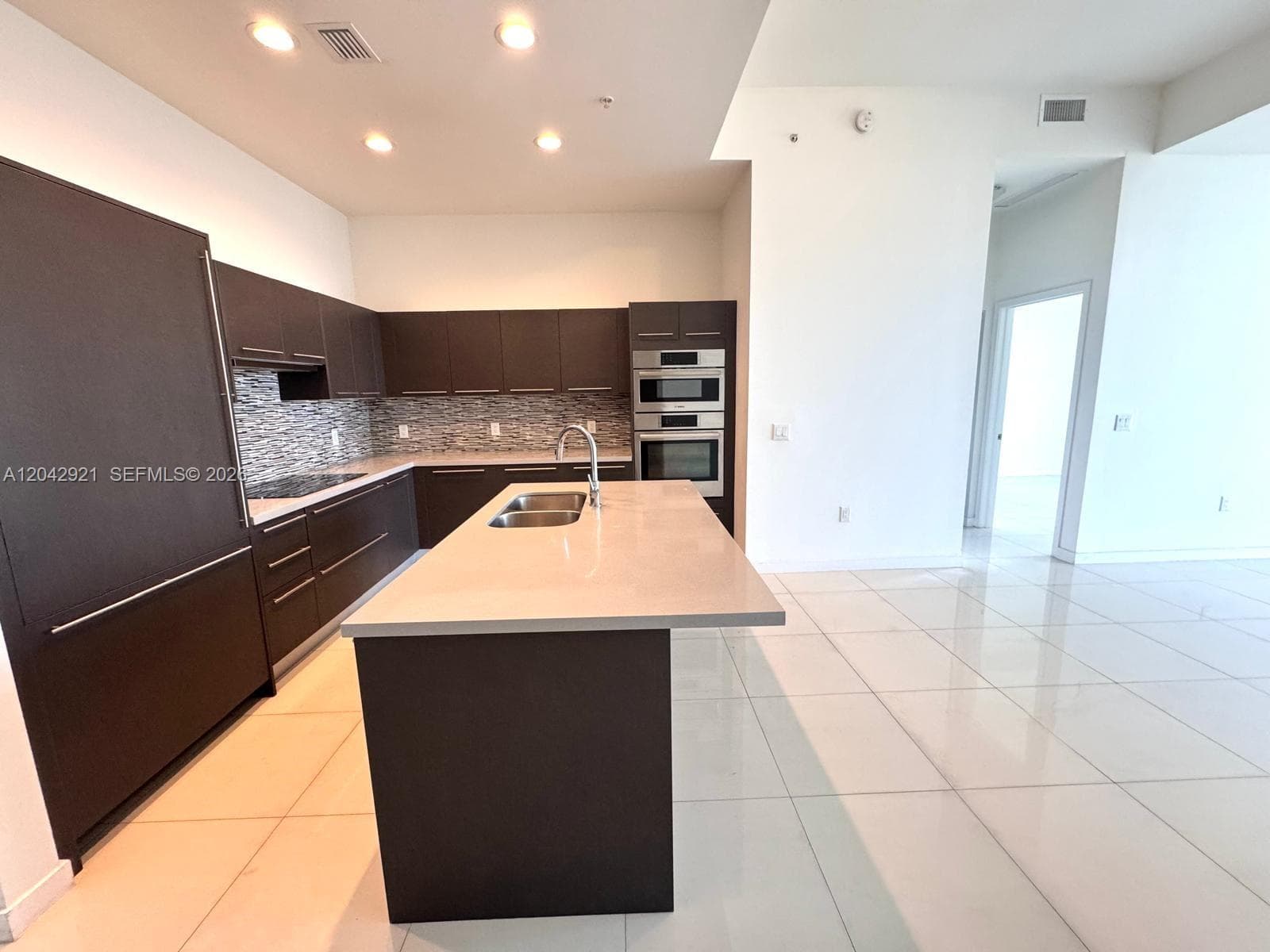 7825 NW 107th Ave # 706, Doral, FL 33178 photo 3