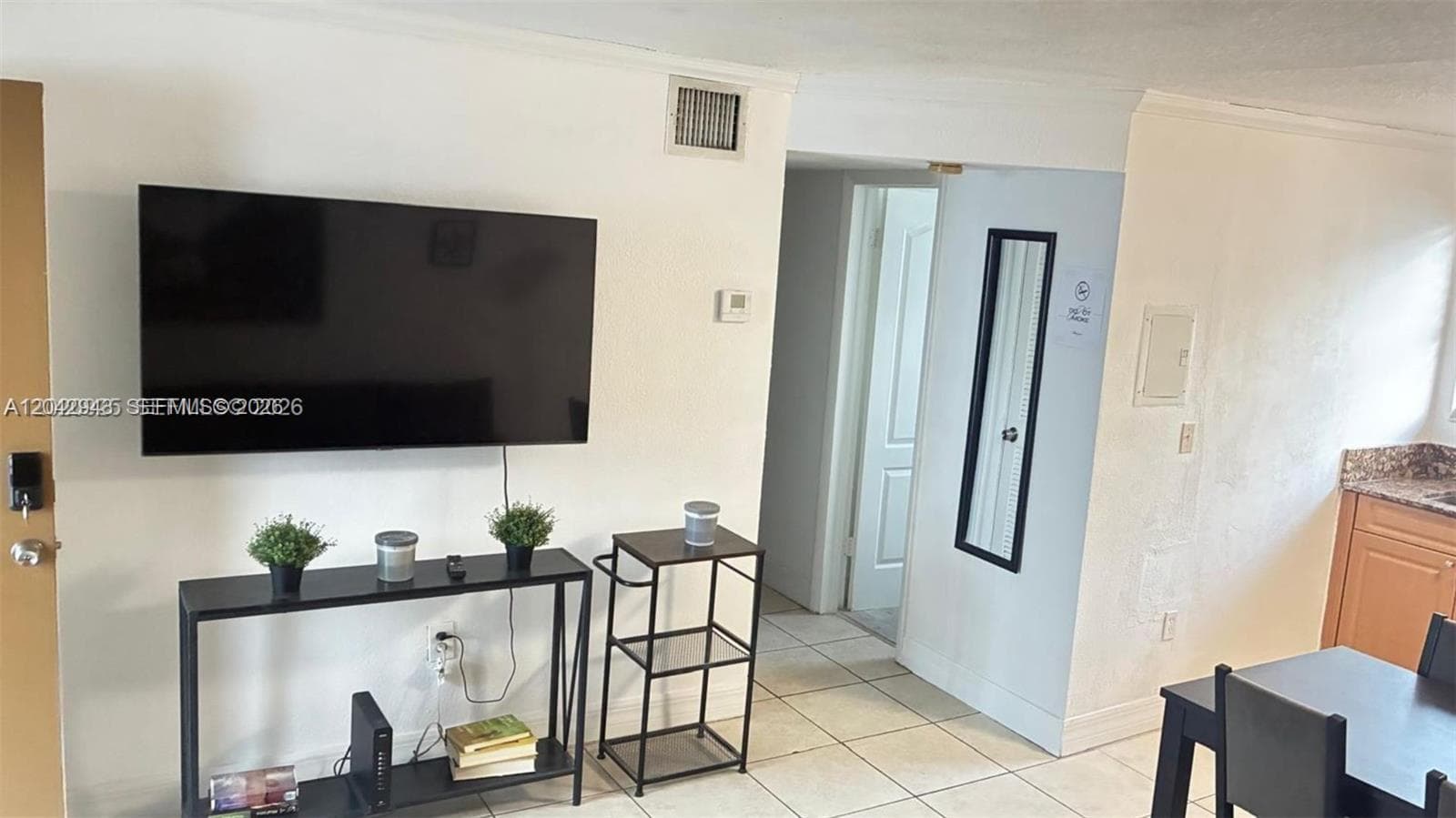 427 SW 6th St # 4, Miami, FL 33130 photo 2