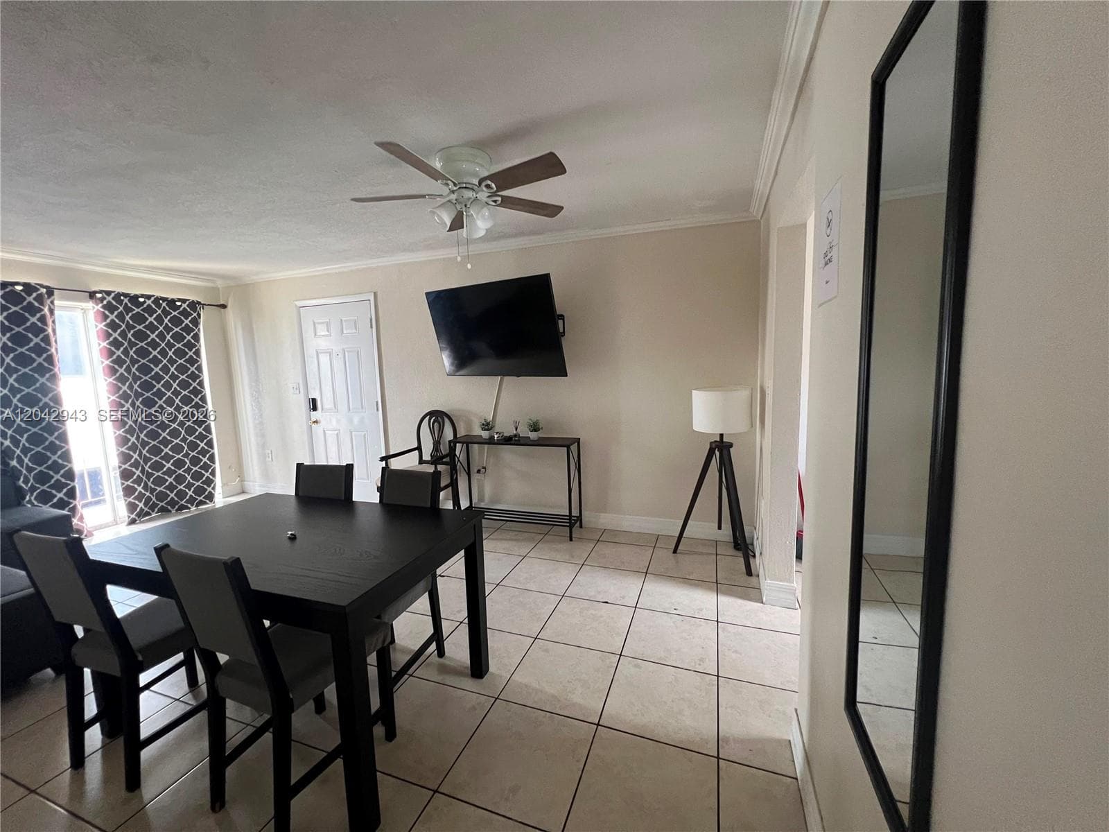 427 SW 6th St # 4, Miami, FL 33130 photo 3