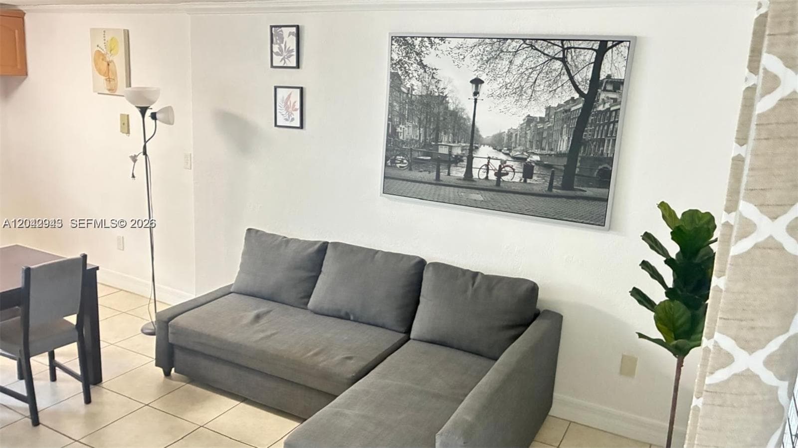 427 SW 6th St # 4, Miami, FL 33130