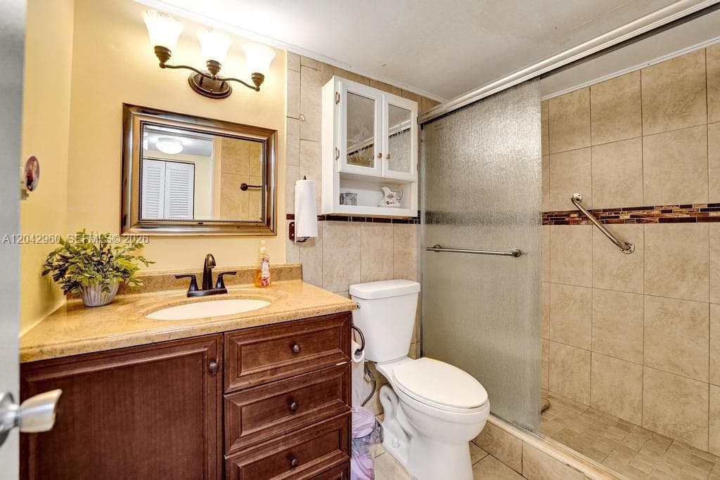 1000 Colony Point Cir # 422, Pembroke Pines, FL 33026 photo 2