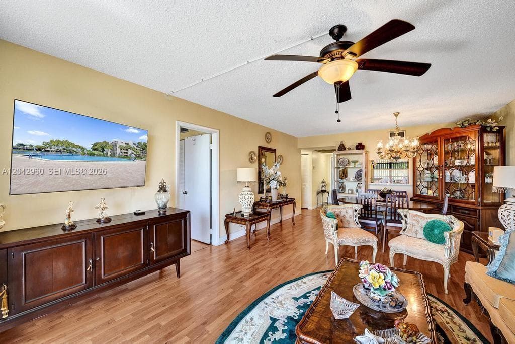 1000 Colony Point Cir # 422, Pembroke Pines, FL 33026 photo 5