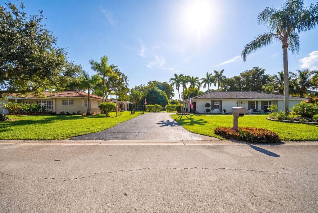 2651 NW 107th Avenue, Coral Springs, FL 33065 photo 3