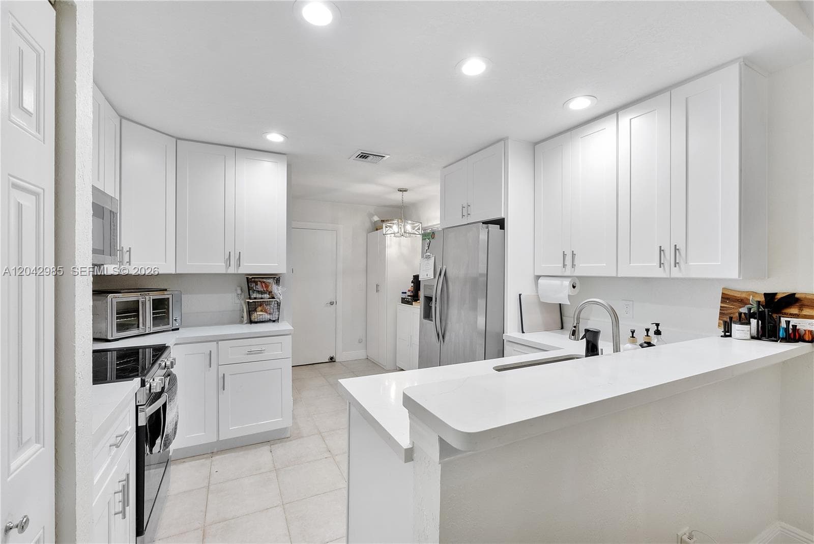 9161 N Lake Park Cir N, Davie, FL 33328 photo 5