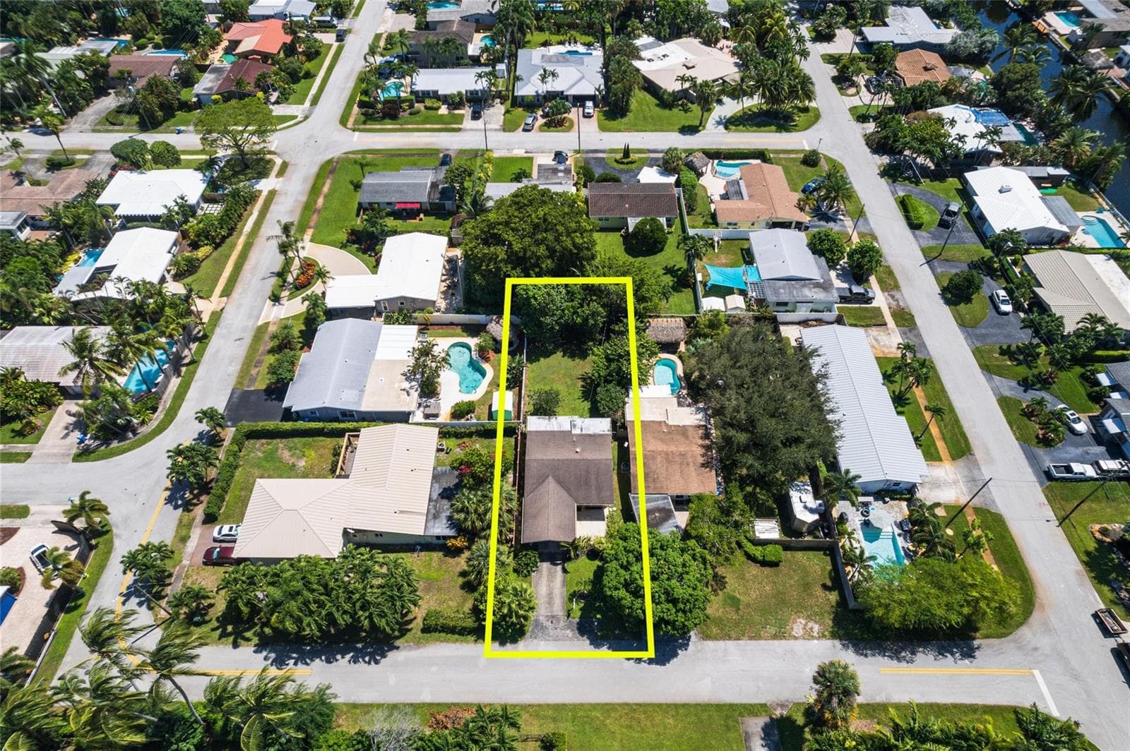 1676 NE 40th Street, Oakland Park, FL 33334 photo 2