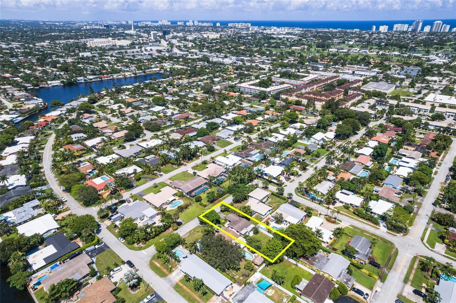 1676 NE 40th Street, Oakland Park, FL 33334 photo 3