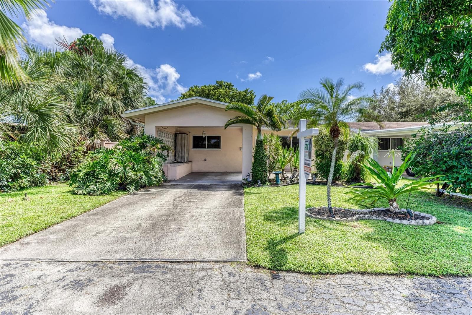 1676 NE 40th Street, Oakland Park, FL 33334