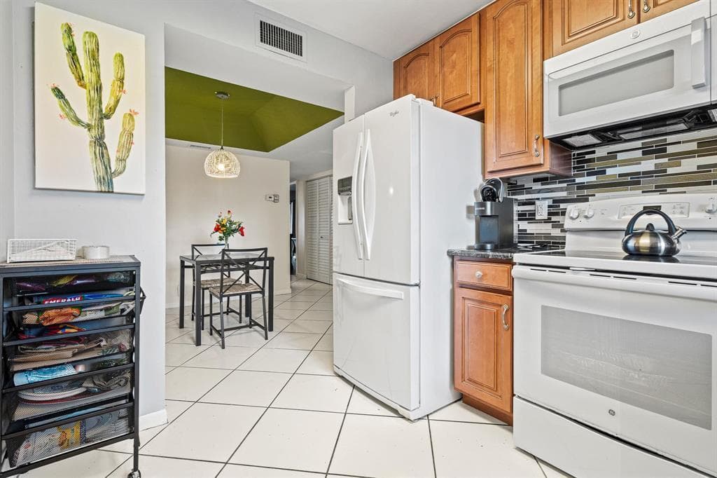 7442 Ashmont Circle # 203, Tamarac, FL 33321 photo 5