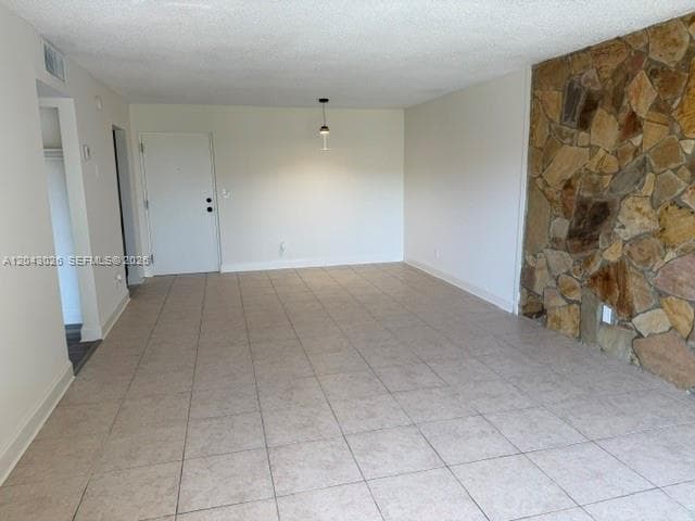 8405 NW 8th St # 303, Miami, FL 33126 photo 3