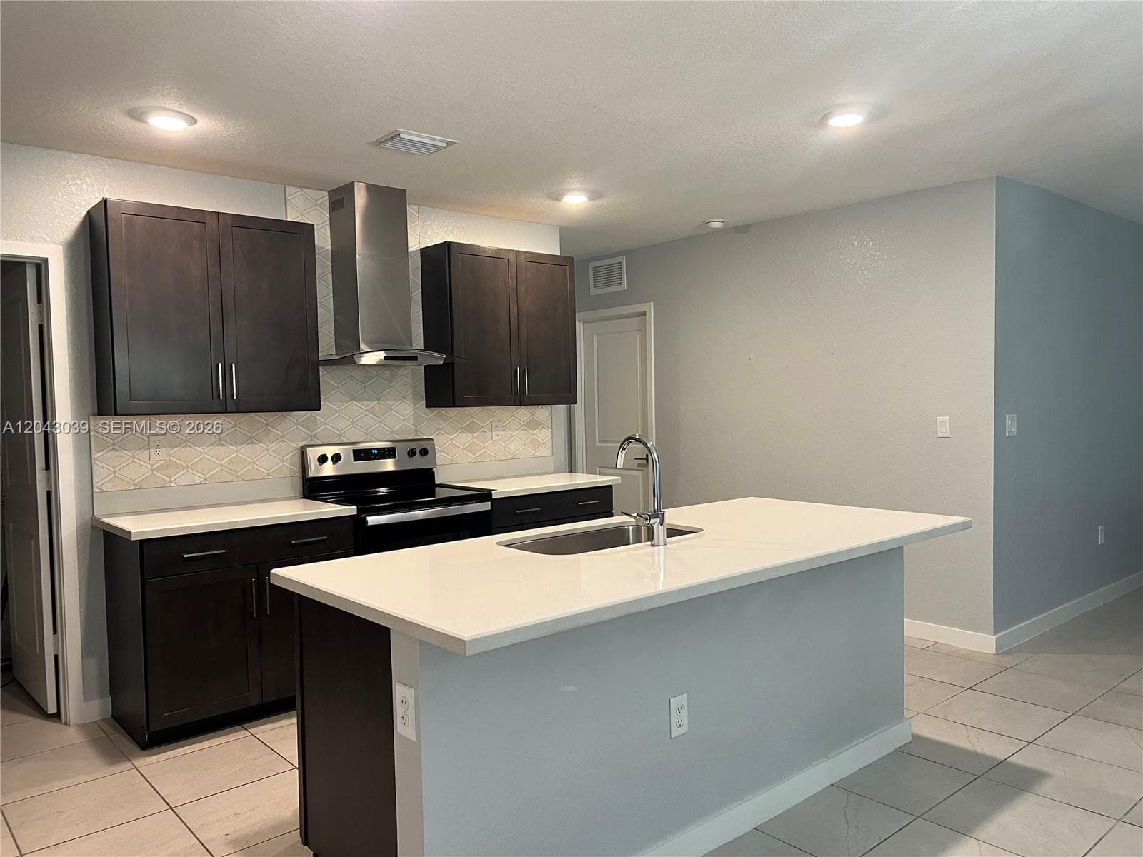 421 NE 6th Ct, Florida City, FL 33034 photo 3