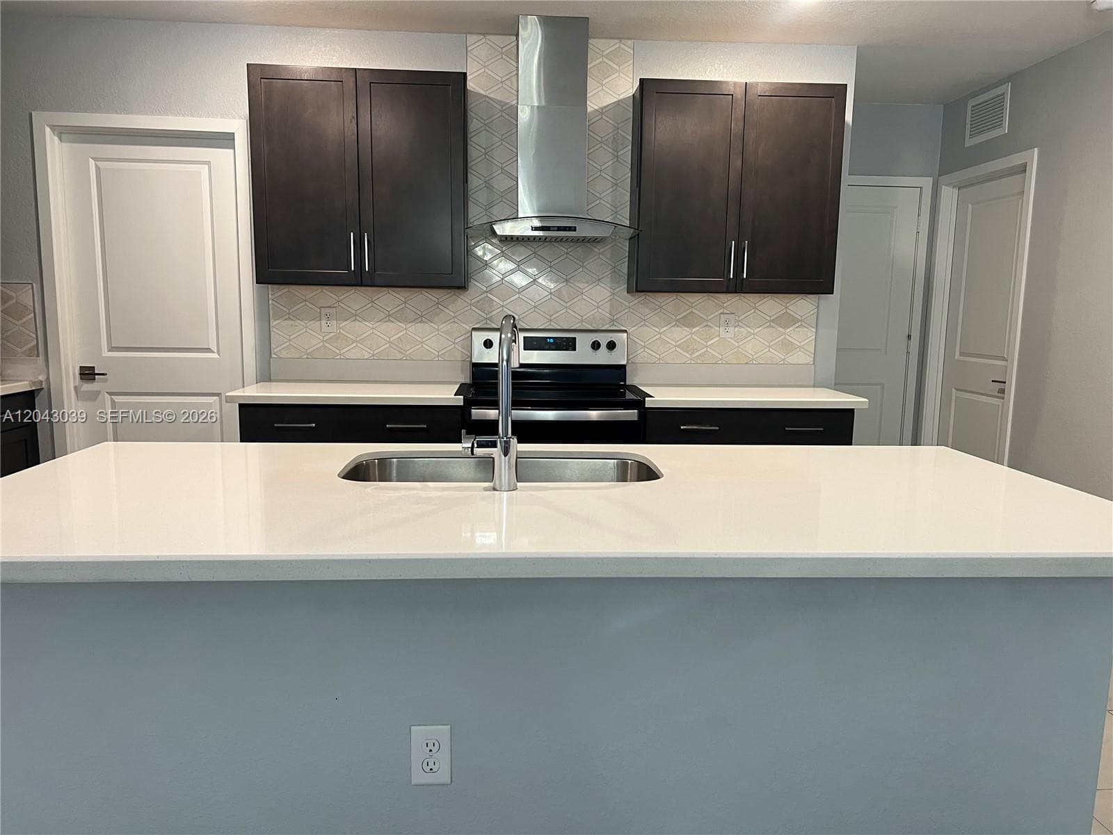 421 NE 6th Ct, Florida City, FL 33034 photo 4