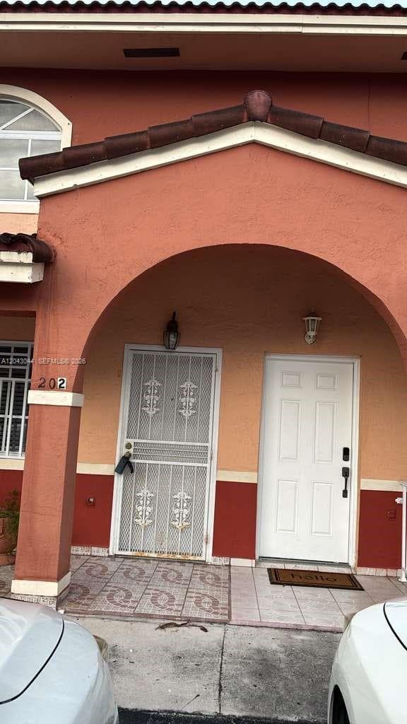 6891 W 36th Ave # 202, Hialeah, FL 33018