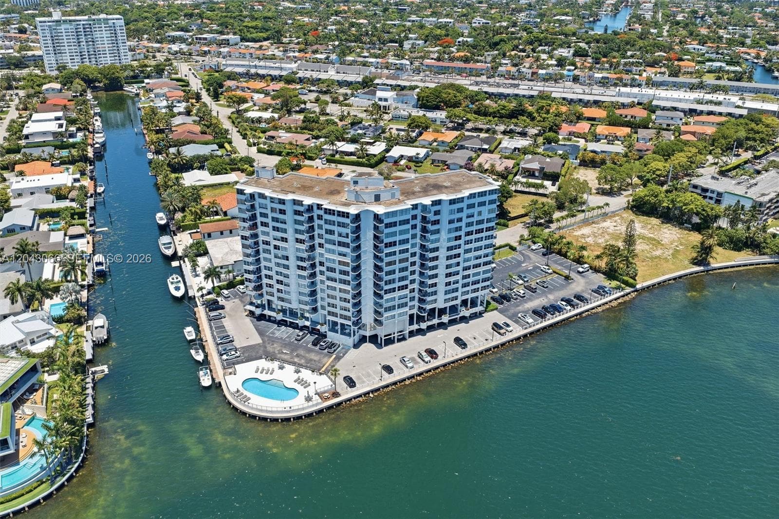 11930 N Bayshore Dr # 609, North Miami, FL 33181 photo 3