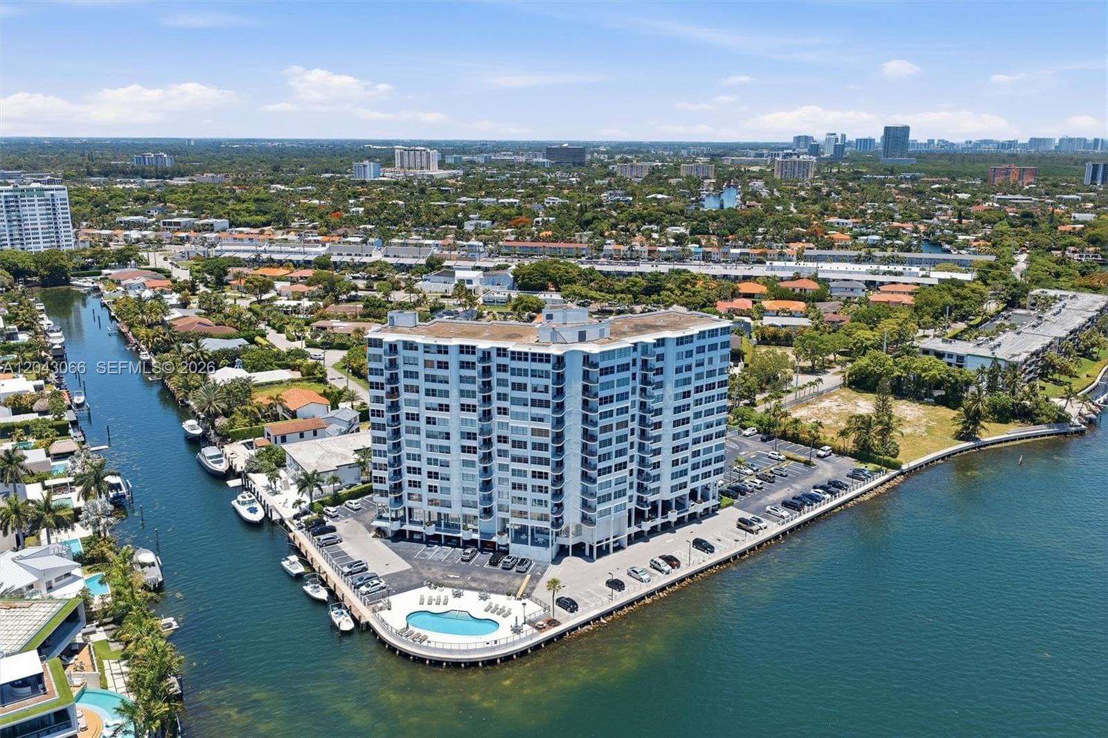 11930 N Bayshore Dr # 609, North Miami, FL 33181