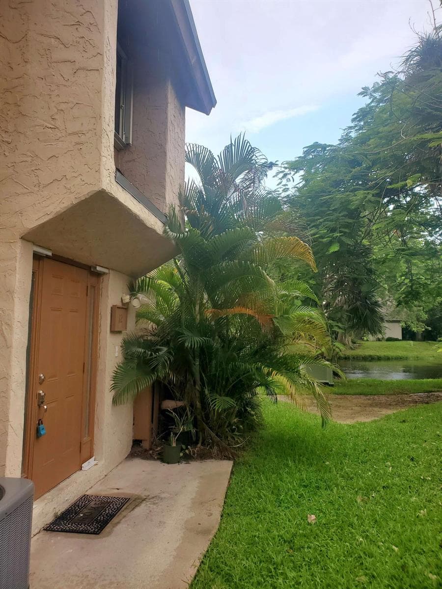12 Wimbledon Lakes Drive # 250, Plantation, FL 33324 photo 2