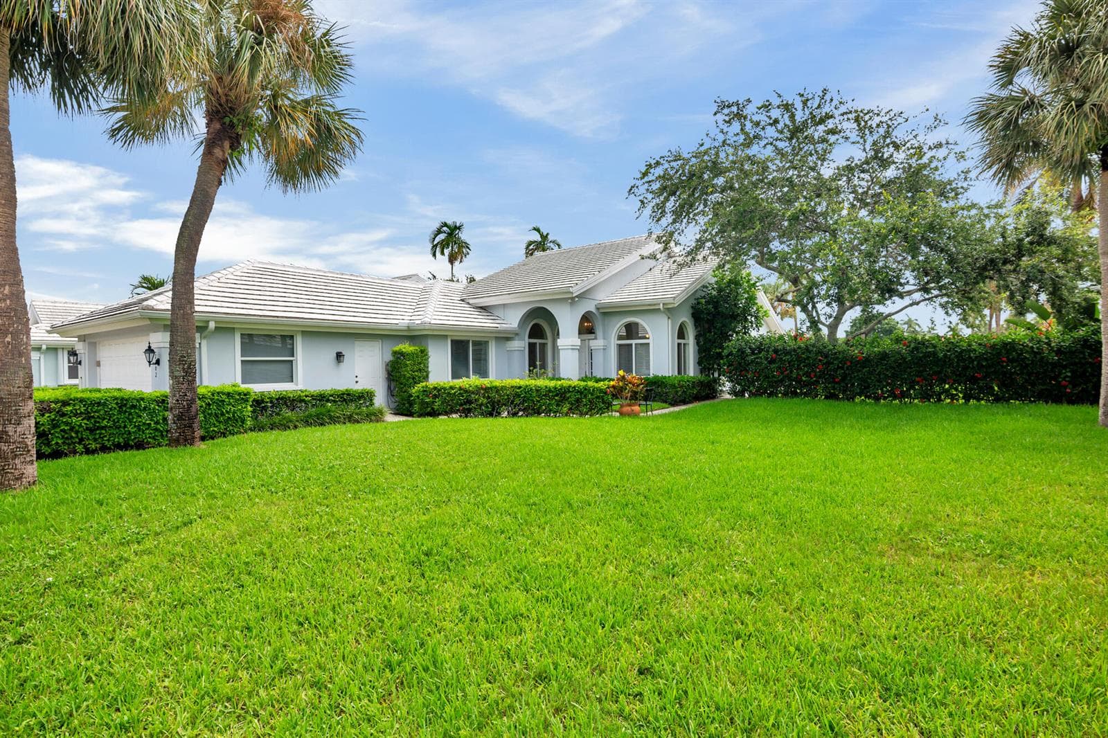 2402 Saratoga Bay Drive, West Palm Beach, FL 33409 photo 2