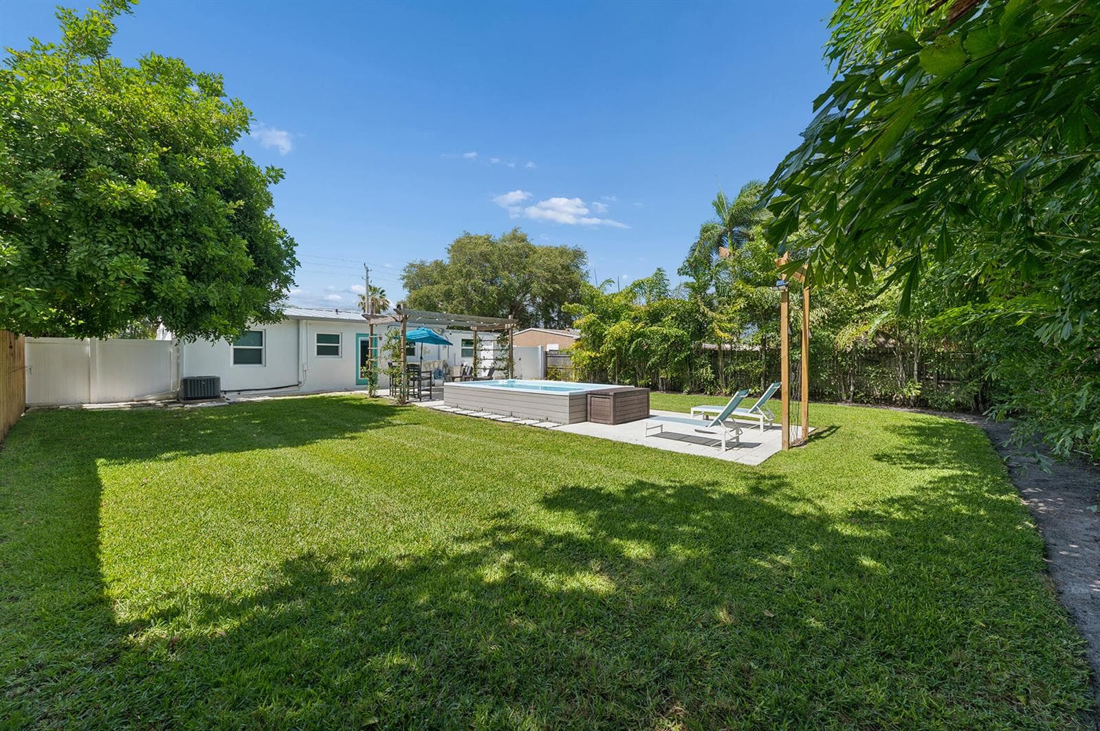 127 SW 10th Avenue, Boynton Beach, FL 33435 photo 3
