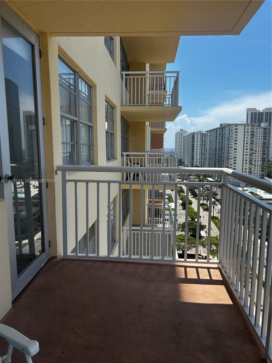 251 174th St # 1607, Sunny Isles Beach, FL 33160 photo 2