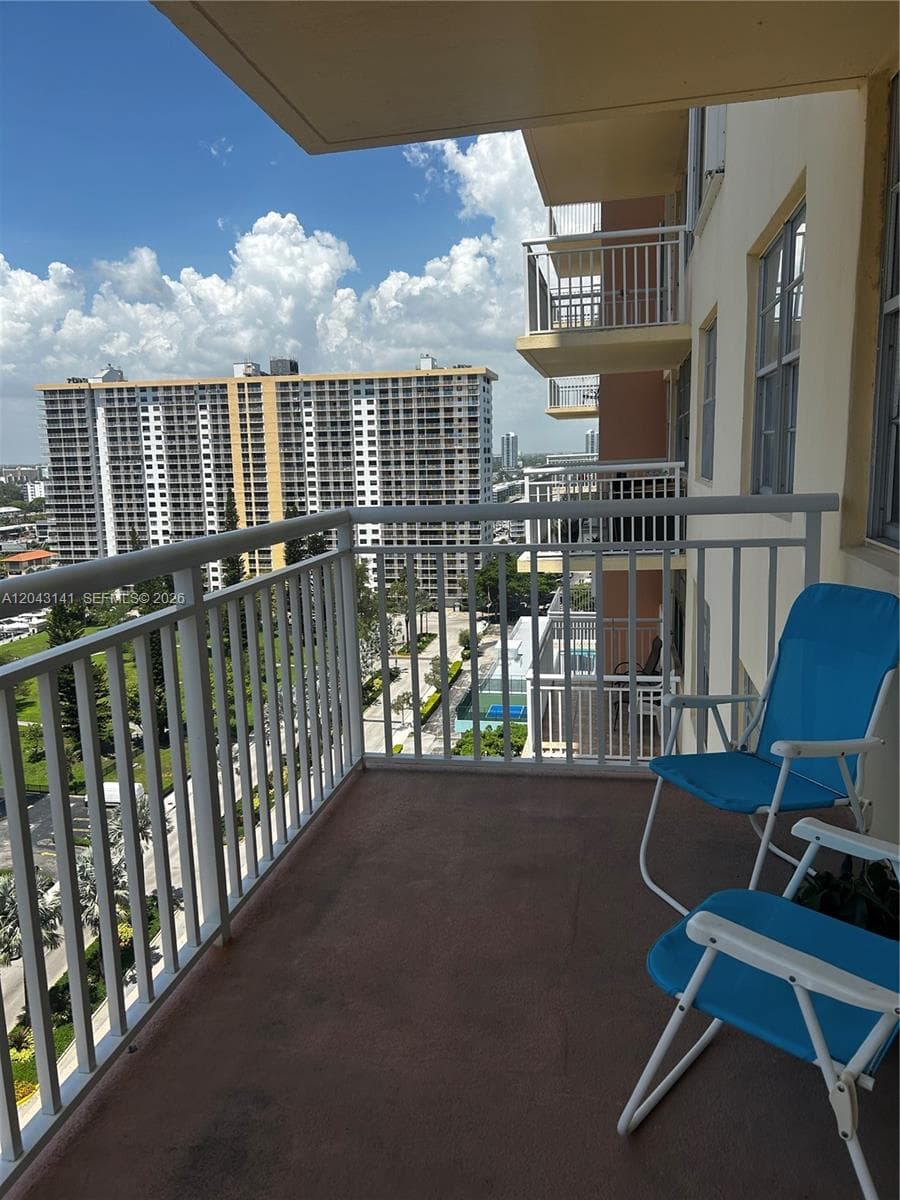 251 174th St # 1607, Sunny Isles Beach, FL 33160 photo 3