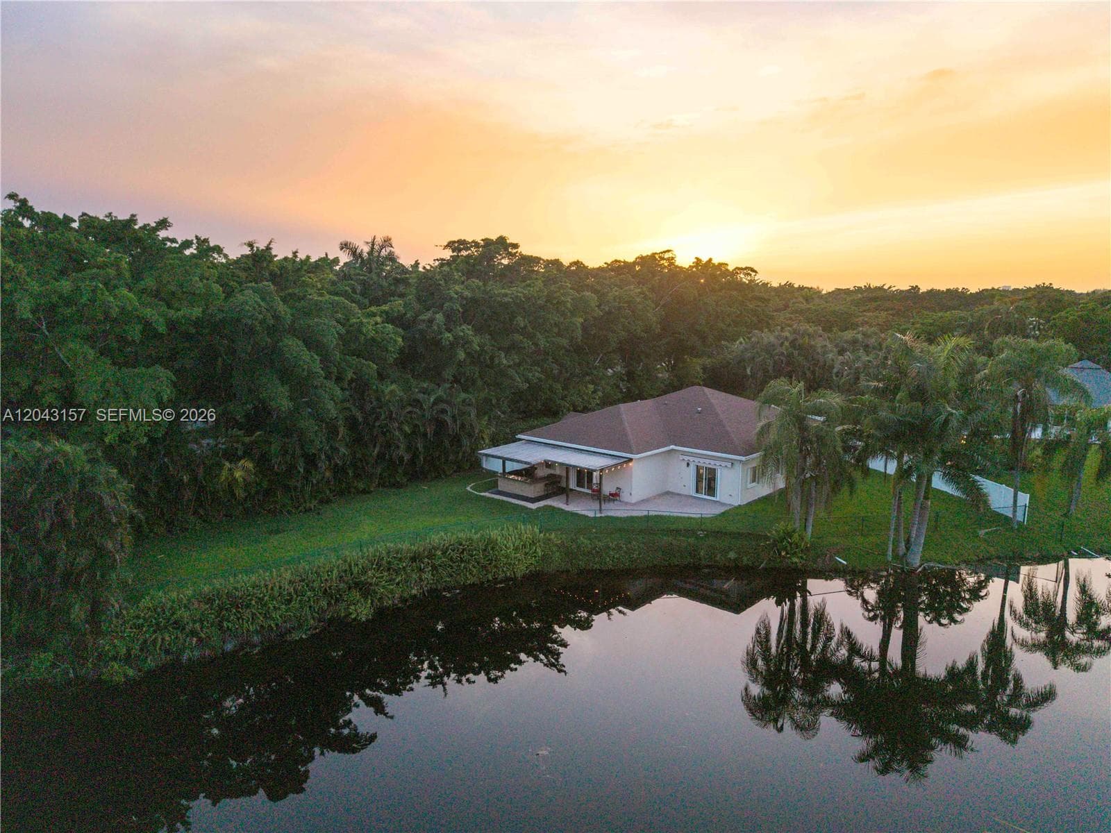 720 S Old Nob Hill Rd, Plantation, FL 33324