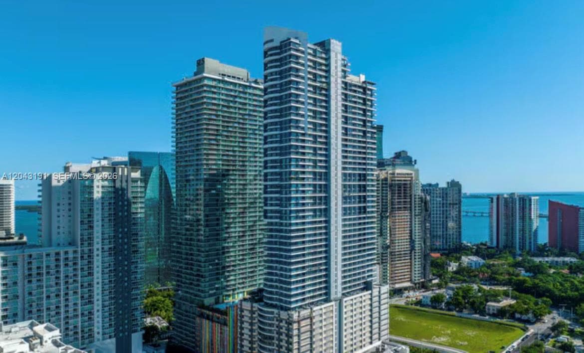 60 SW 13th St # 1416, Miami, FL 33130 photo 2