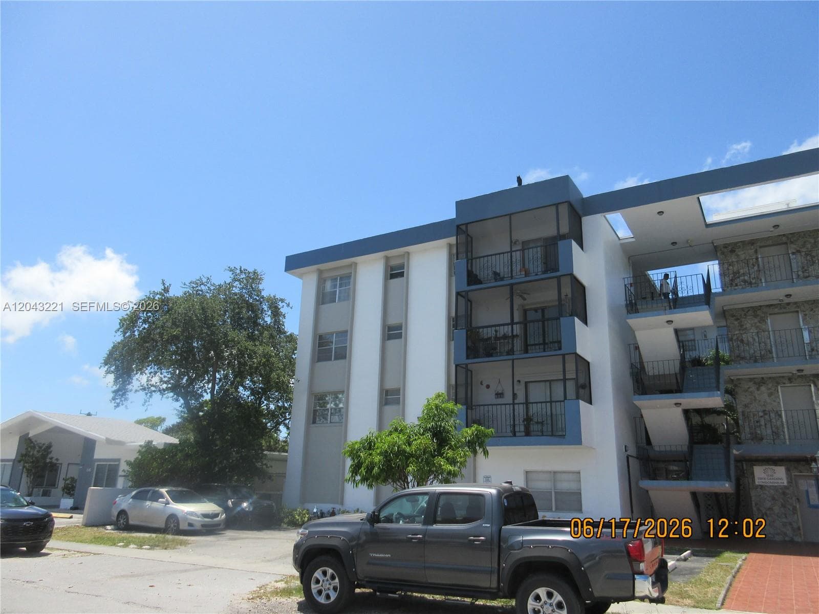 1230 NE 139th St # 309, North Miami, FL 33161 photo 2