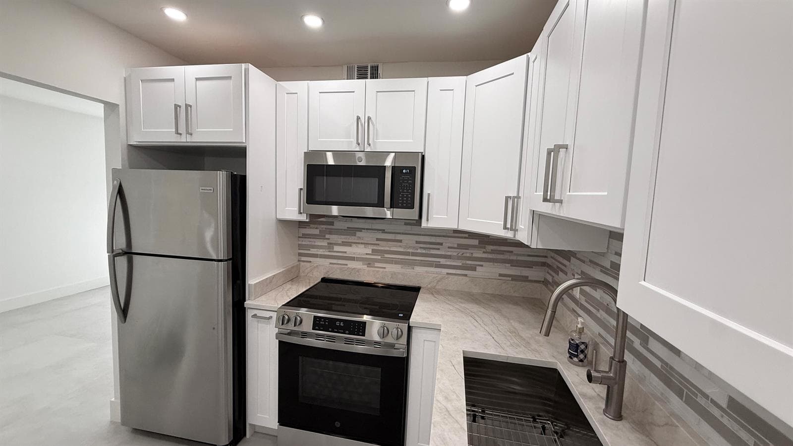 6505 Winfield Boulevard, Margate, FL 33063 photo 2
