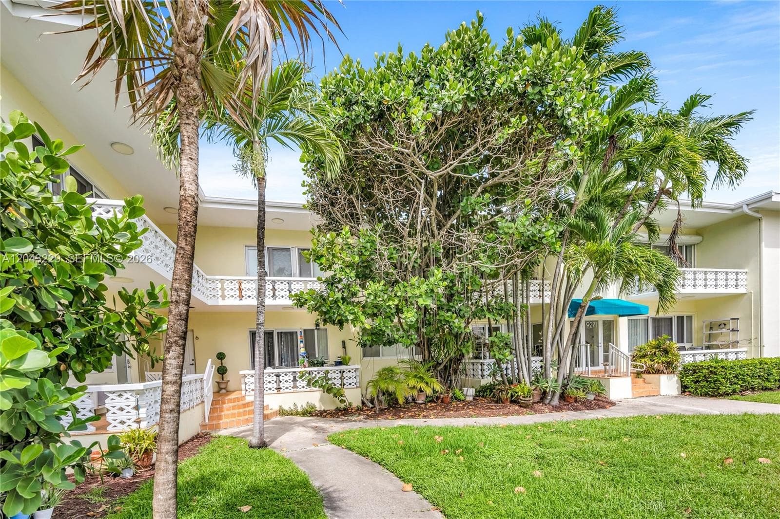 9281 W Bay Harbor Dr # 15, Bay Harbor Islands, FL 33154 photo 4