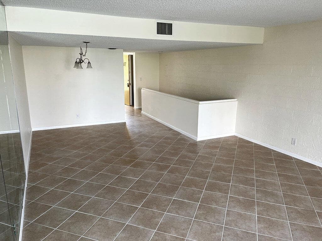 2828 Tennis Club Drive # 207, West Palm Beach, FL 33417 photo 3