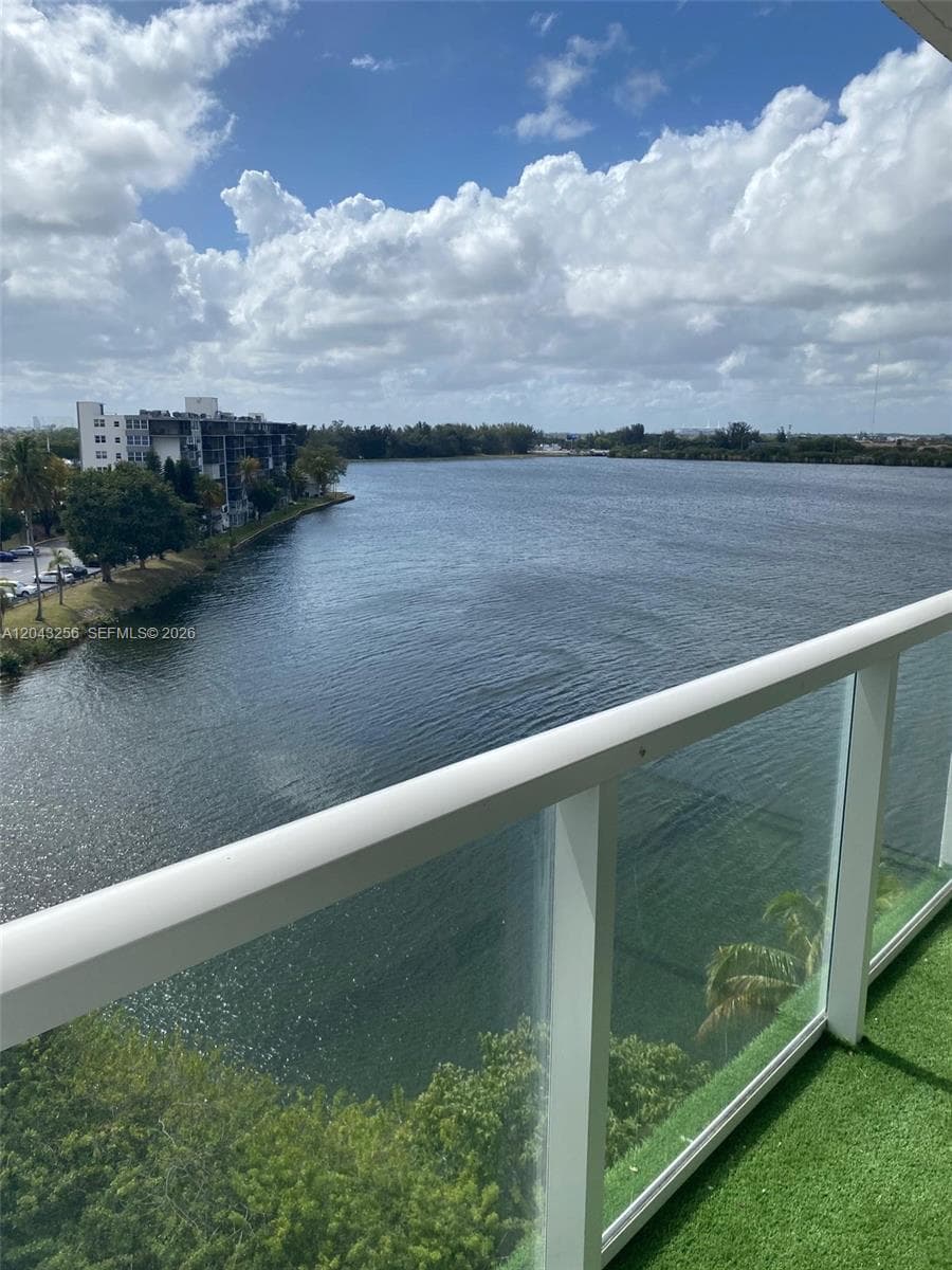 1301 NE Miami Gardens Dr # 701W, Miami, FL 33179 photo 3