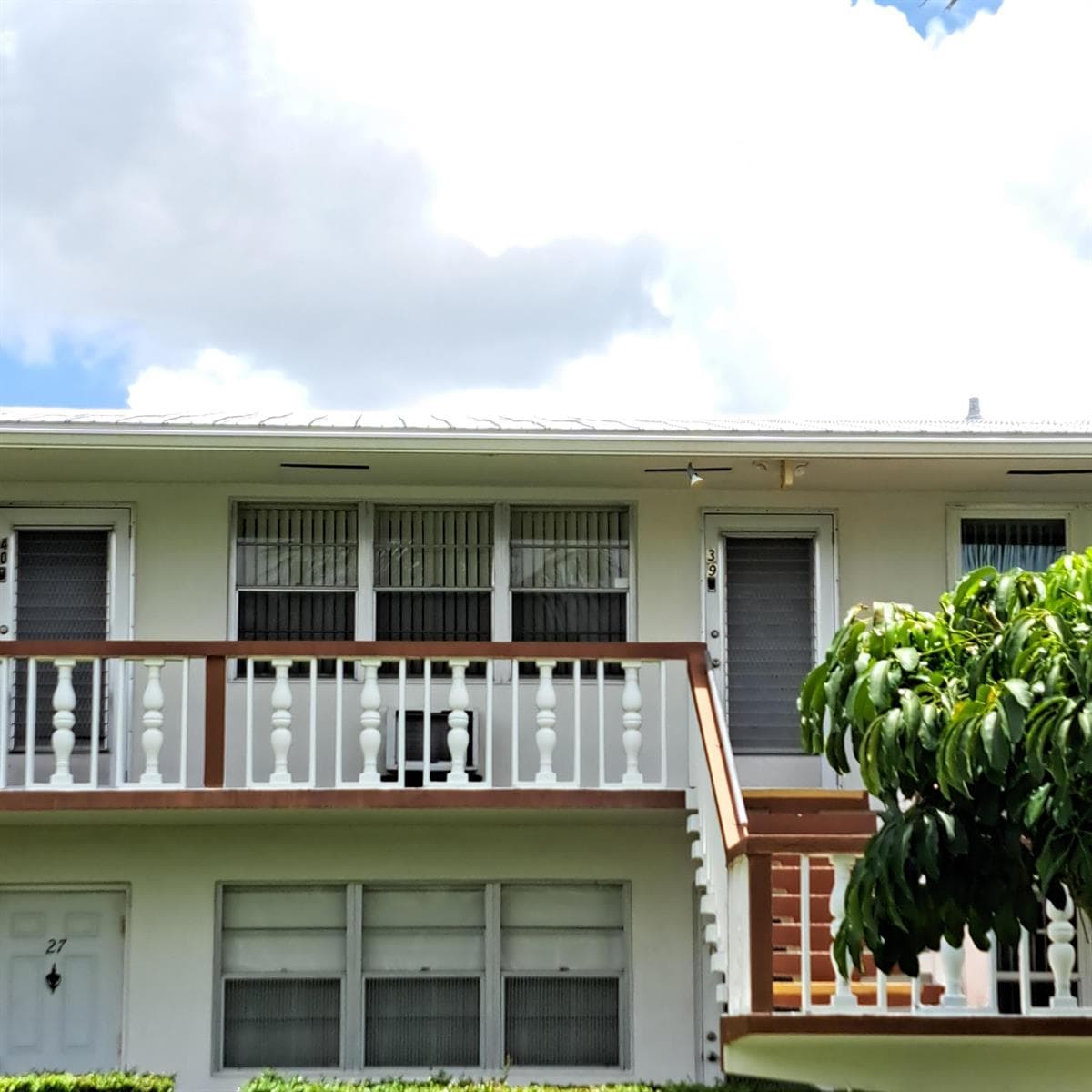 39 Cambridge B, West Palm Beach, FL 33417 photo 2