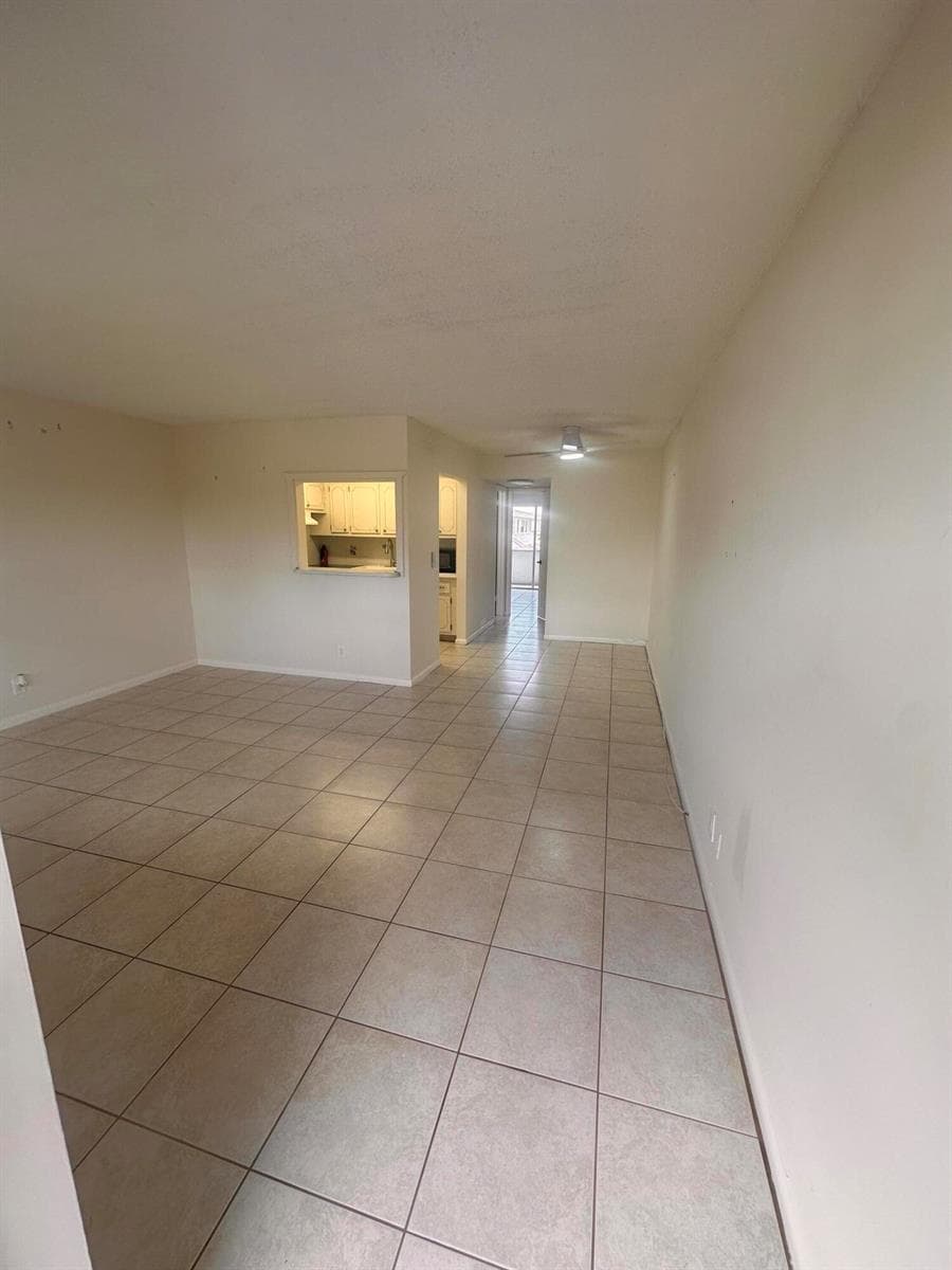 39 Cambridge B, West Palm Beach, FL 33417 photo 3