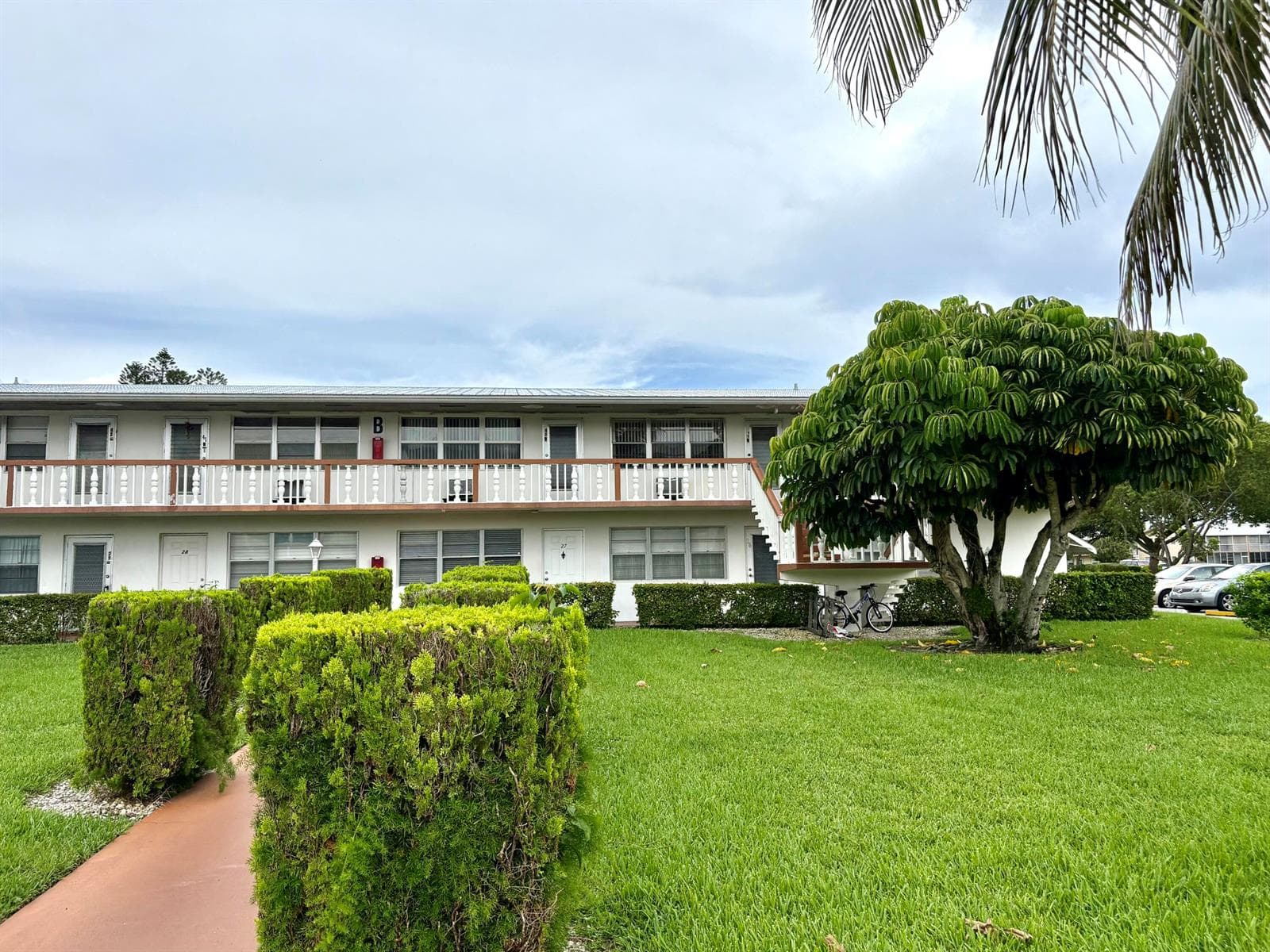 39 Cambridge B, West Palm Beach, FL 33417