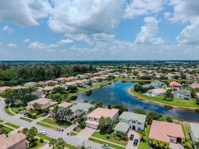 163 Bella Vista Way, Royal Palm Beach, FL 33411 photo 2