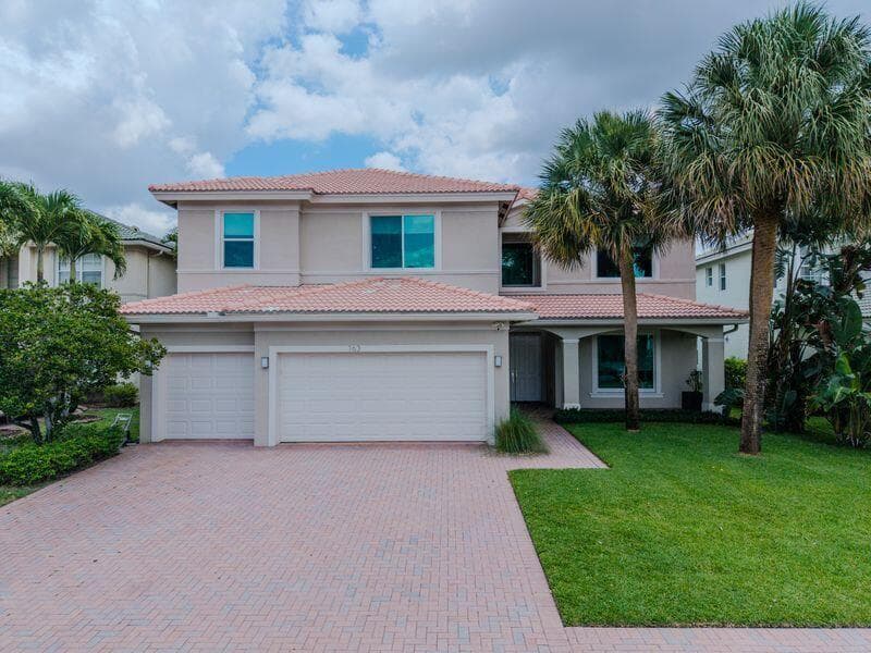 163 Bella Vista Way, Royal Palm Beach, FL 33411