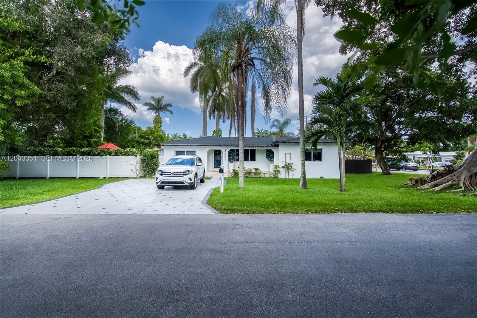 13501 NE Miami Ct, Miami, FL 33161 photo 2