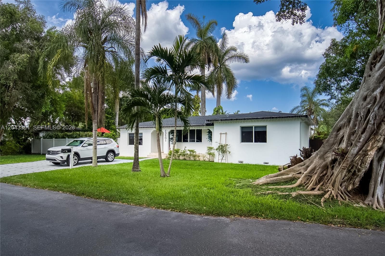 13501 NE Miami Ct, Miami, FL 33161 photo 3