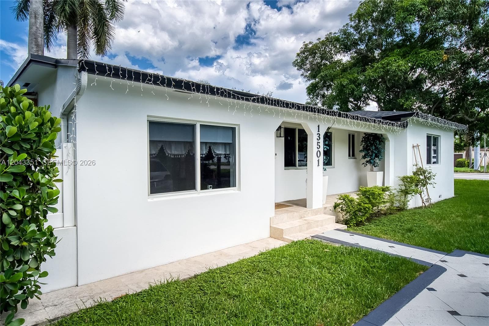 13501 NE Miami Ct, Miami, FL 33161 photo 4