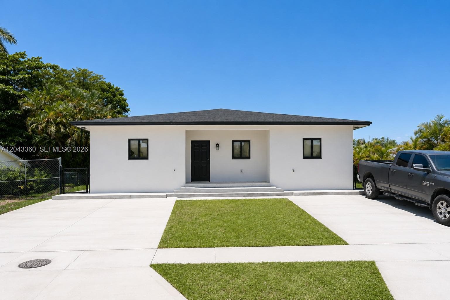 13720 NE 2nd Court, North Miami, FL 33161 photo 2