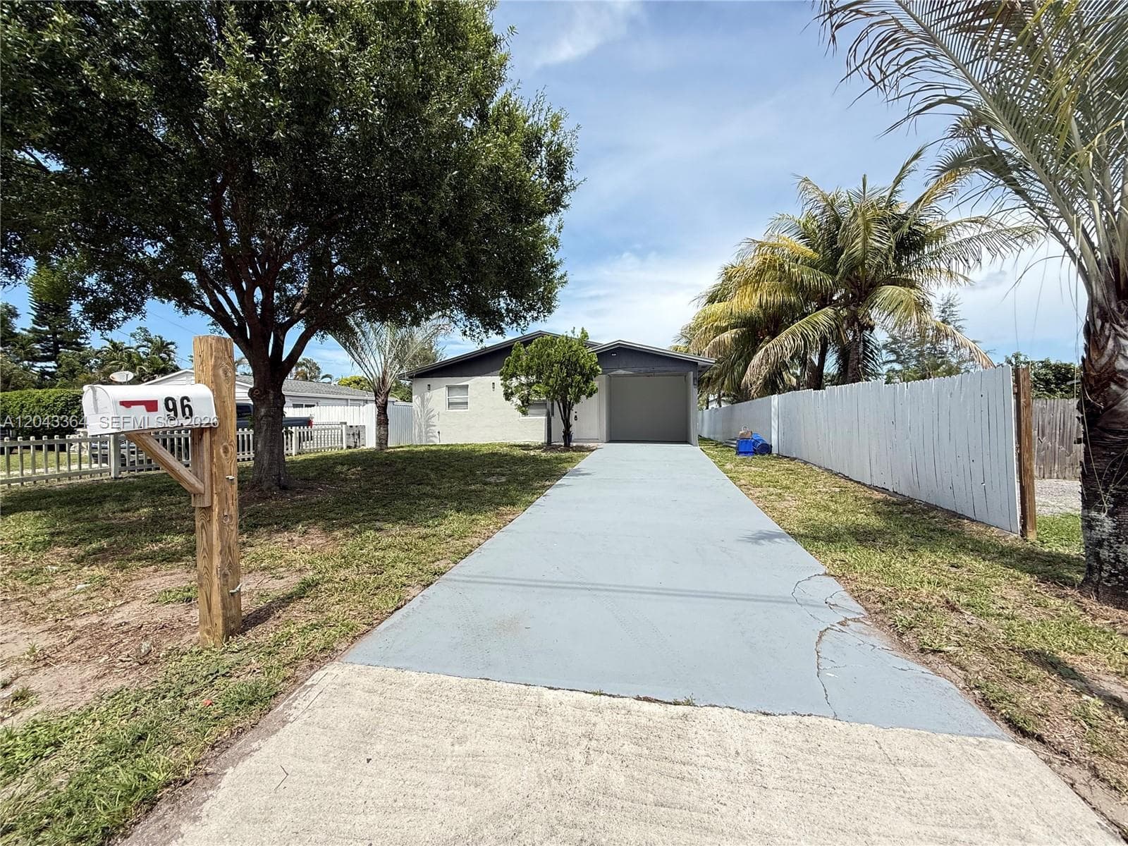 96 Caroline Dr, West Palm Beach, FL 33415 photo 2