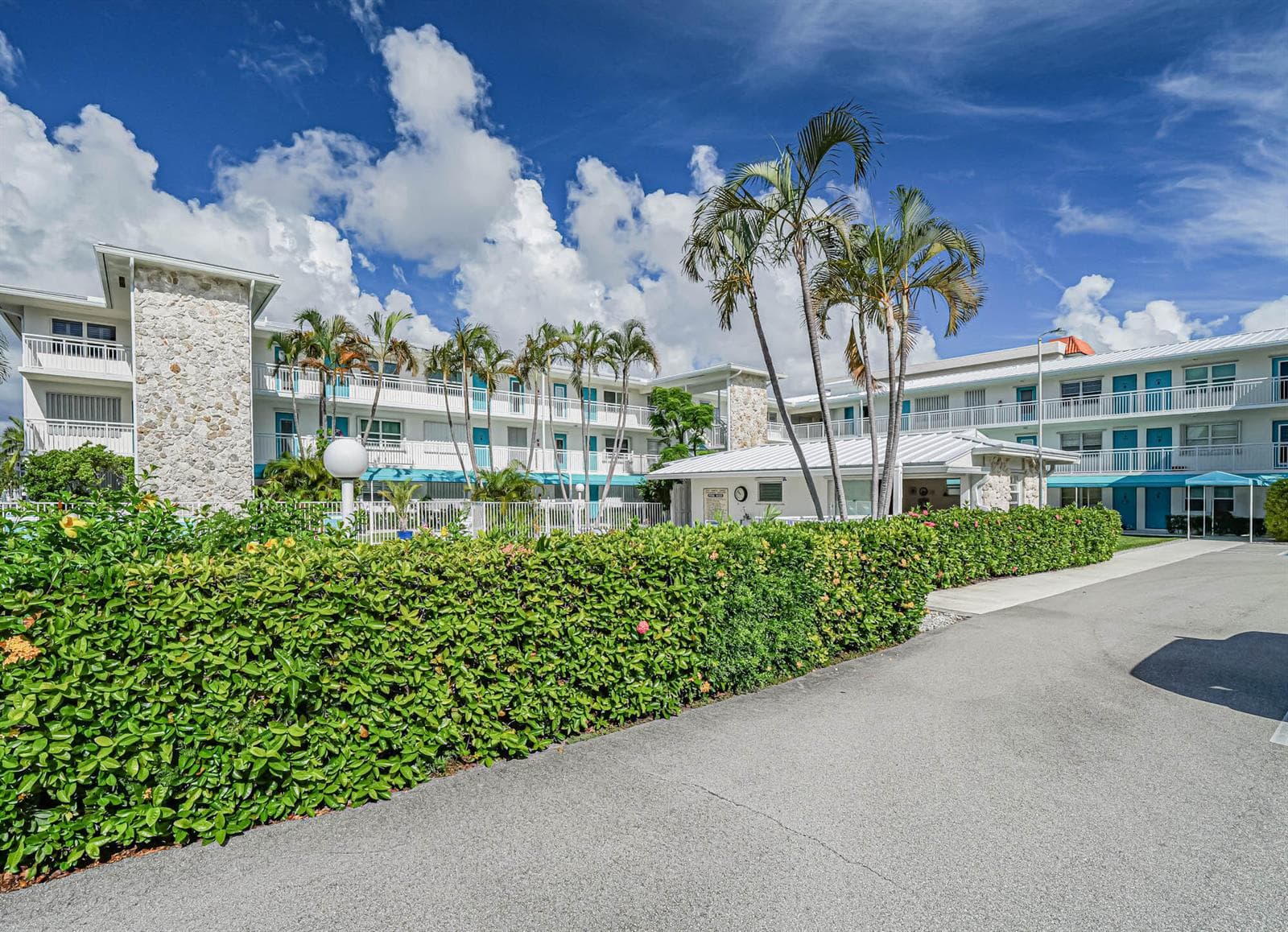 37 Yacht Club Drive # 310, North Palm Beach, FL 33408 photo 3