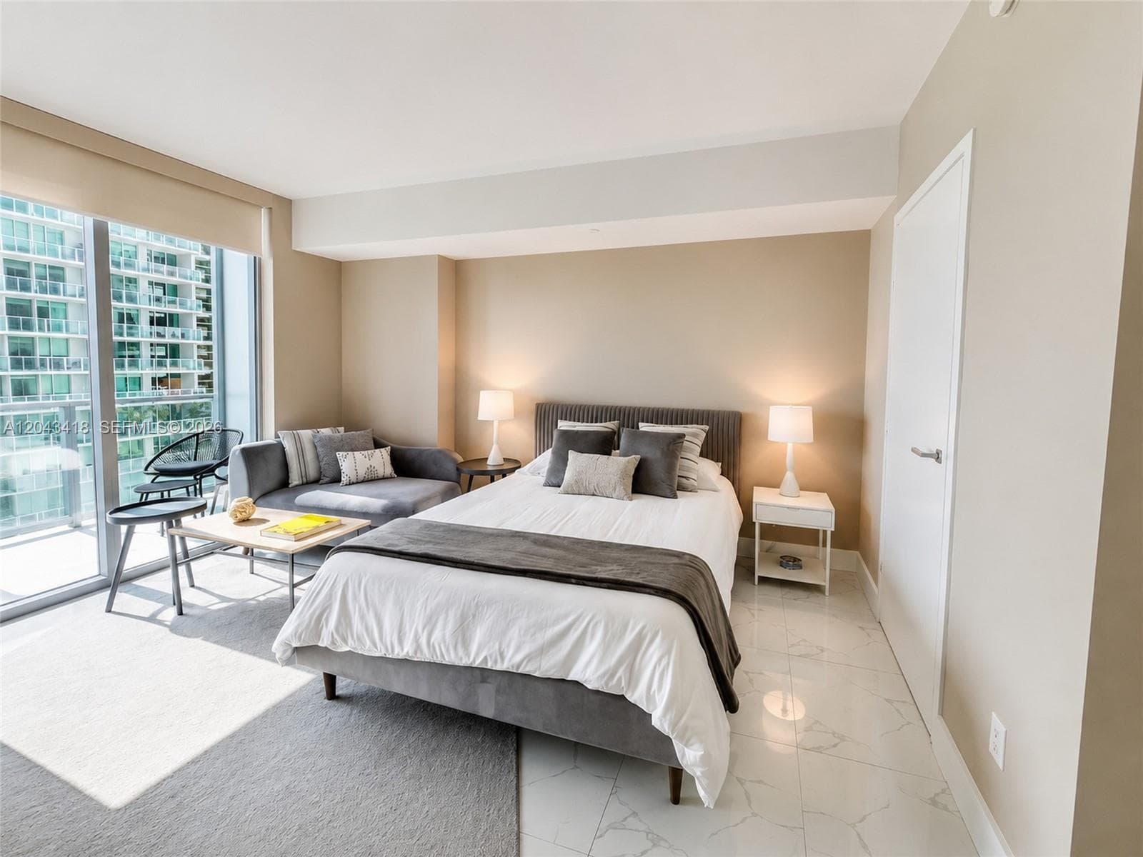 1300 Brickell Bay Dr # 1806, Miami, FL 33131