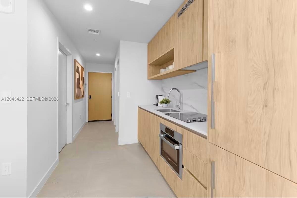 11 NE 6th St # 1606, Miami, FL 33132 photo 4