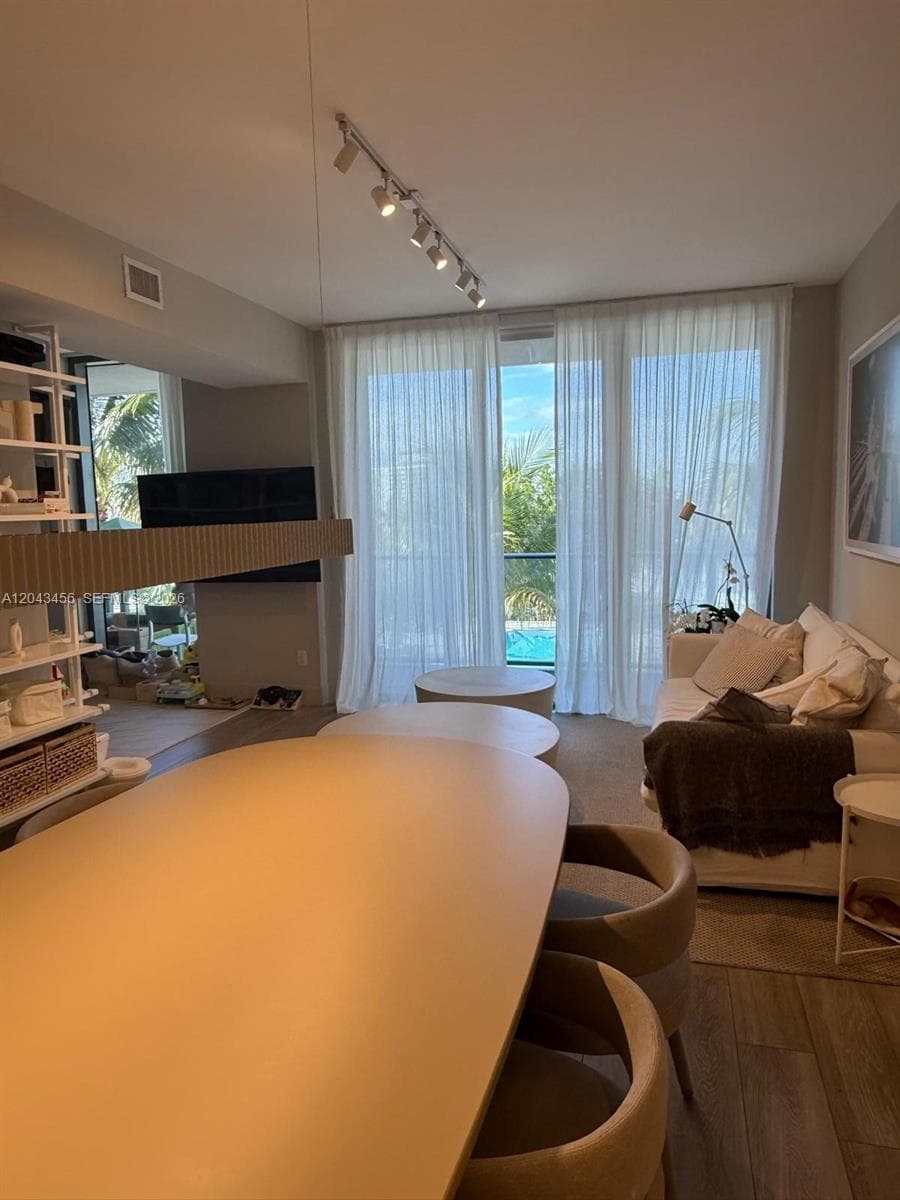 2960 NE 207th St # 712, Aventura, FL 33180