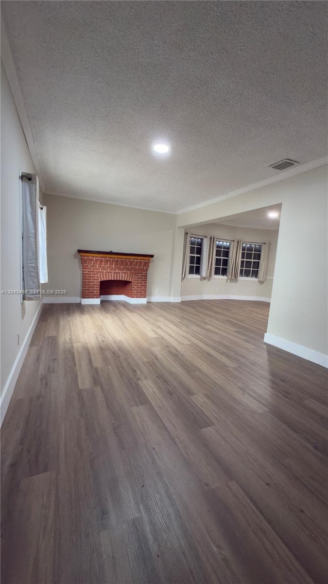 103 NW 35th St, Miami, FL 33127 photo 2