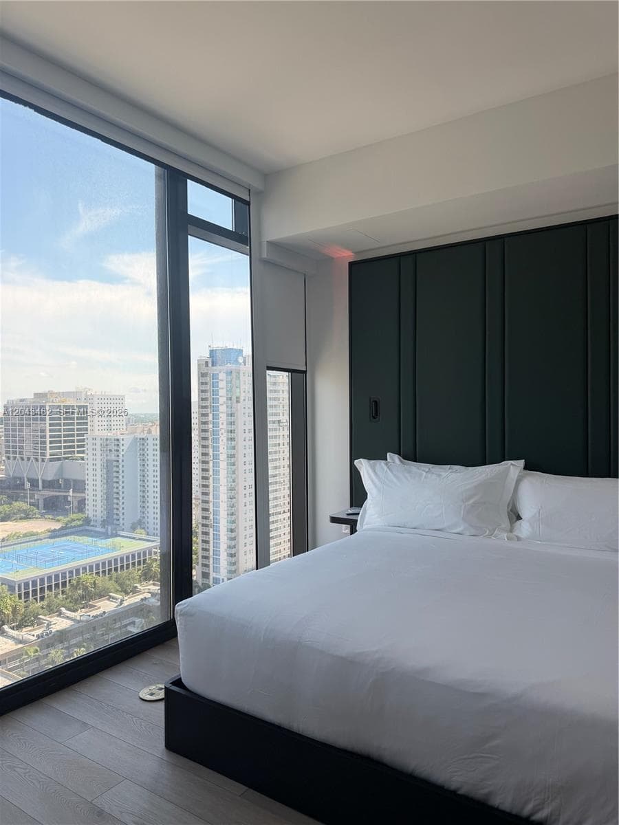 20 NE 11th St # 4902, Miami, FL 33132 photo 4