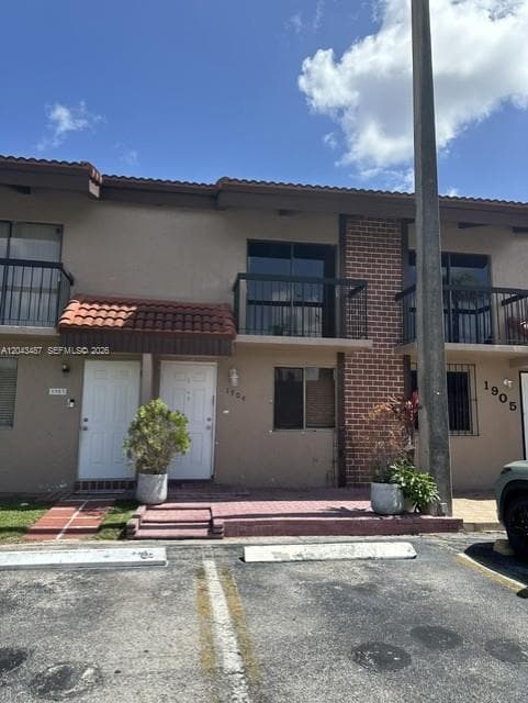 1819 SW 107th Ave # 1904, Miami, FL 33165 photo 2